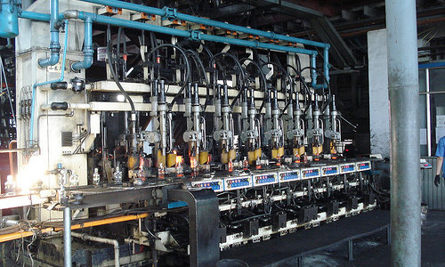 China Factory Making Bottles