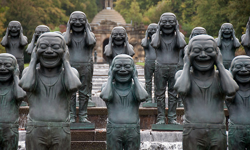 Terracotta Warriors (Modern) – Yue Minjun Terracotta Warriors (Modern) – Yue Minjun